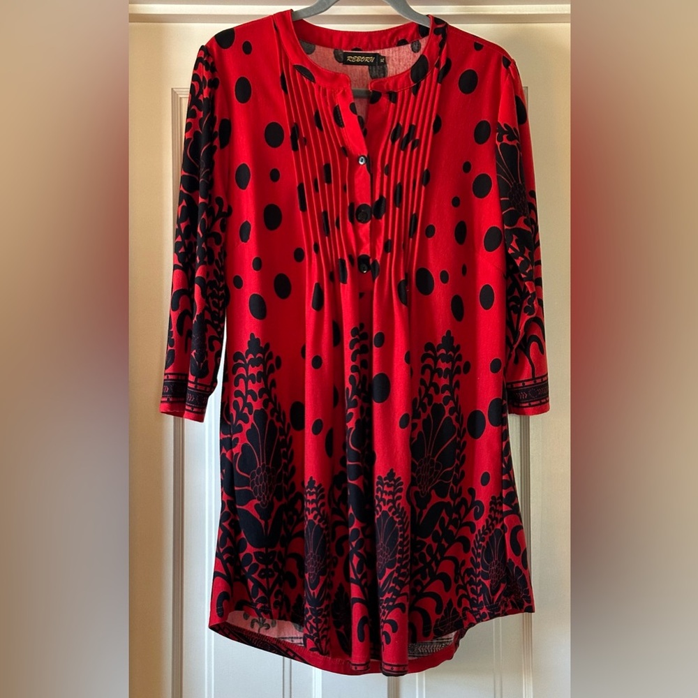 Vibrant Red and Black Print Tunic